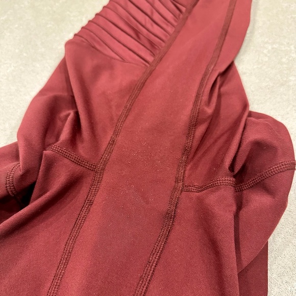 Alo Moto Leggings - Picture 5 of 5